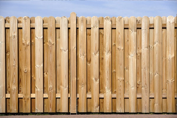 Shadowbox style privacy fence